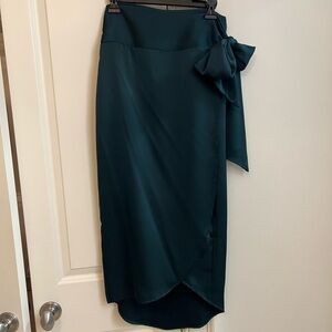 Elegant Dark Green Skirt with Bow Detail